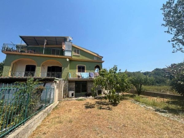 appartamento in vendita a Pisciotta in zona Caprioli