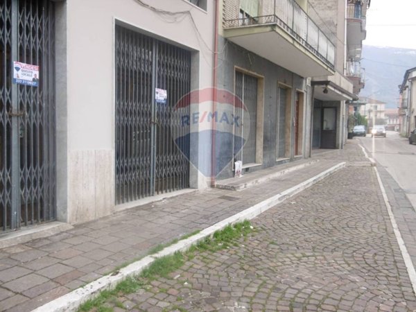 negozio in vendita a Polla