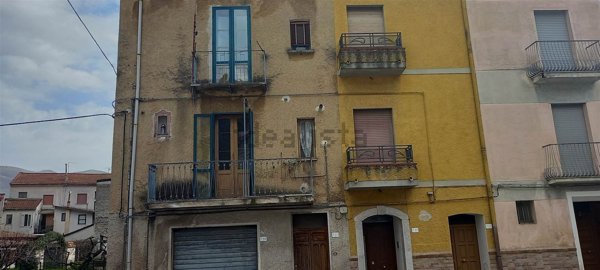 casa indipendente in vendita a Polla