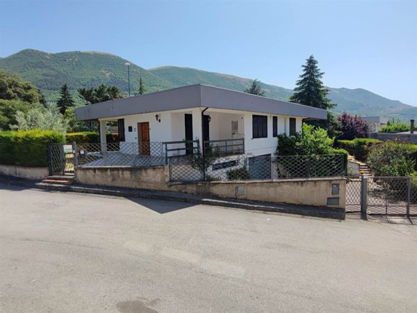 casa indipendente in vendita a Polla