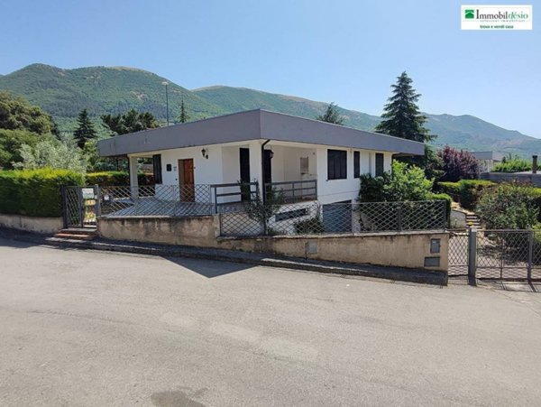 casa indipendente in vendita a Polla