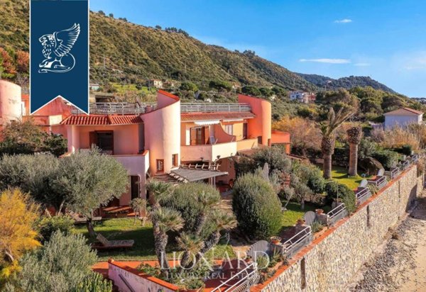 casa indipendente in vendita a Pollica in zona Acciaroli