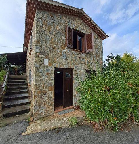 casa indipendente in vendita a Pollica in zona Acciaroli