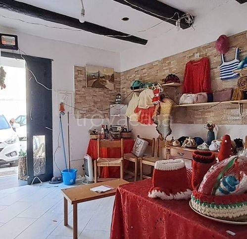 negozio in vendita a Pollica in zona Acciaroli