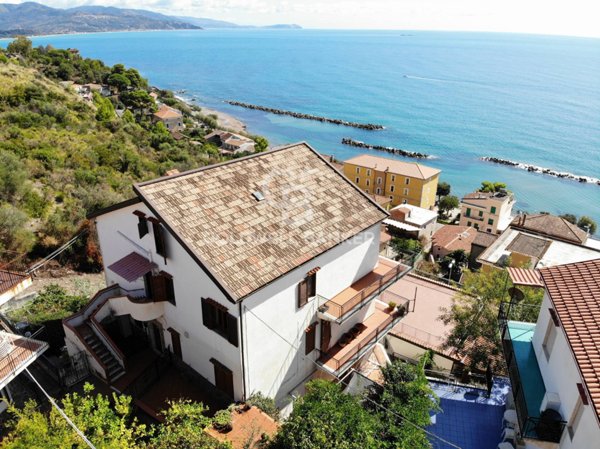 appartamento in vendita a Pollica in zona Pioppi