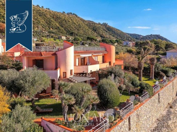 casa indipendente in vendita a Pollica in zona Acciaroli