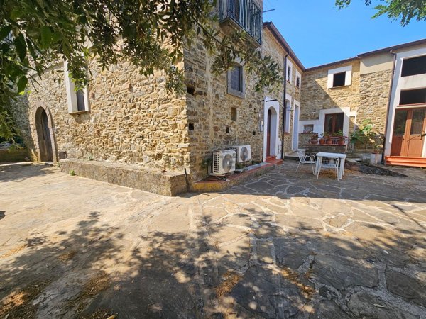 casale in vendita a Pollica in zona Pioppi