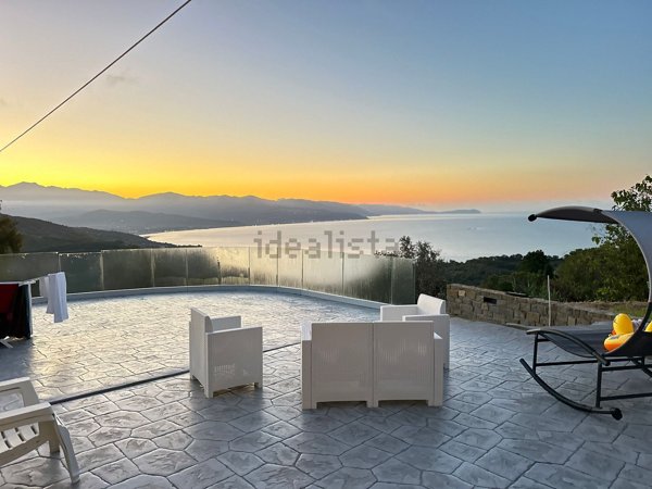 casa indipendente in vendita a Pollica in zona Pioppi