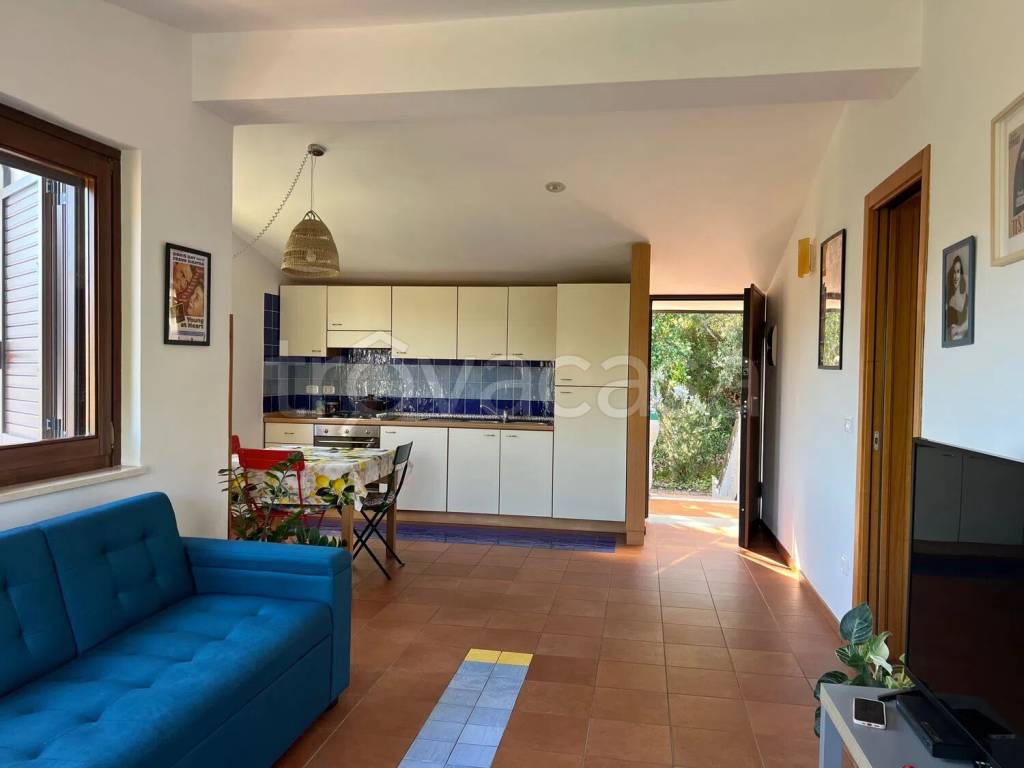 appartamento in vendita a Pollica in zona Pioppi