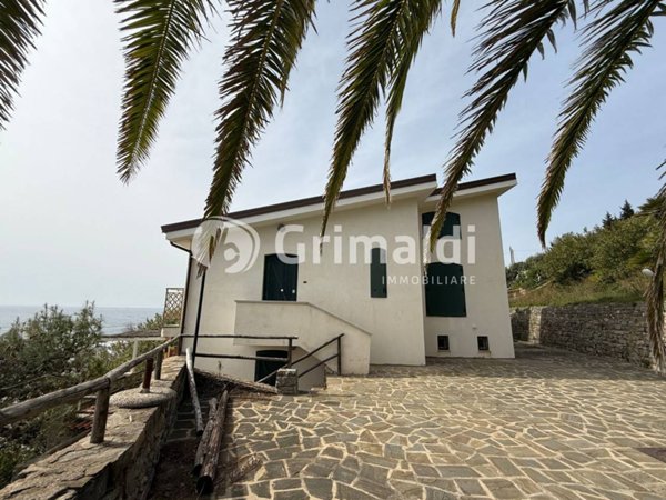 casa indipendente in vendita a Pollica in zona Acciaroli