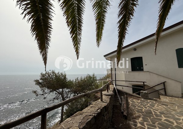 casa indipendente in vendita a Pollica in zona Acciaroli