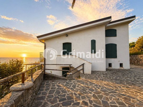 casa indipendente in vendita a Pollica in zona Acciaroli