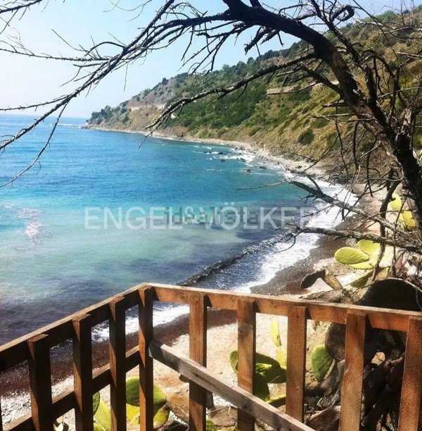 casa indipendente in vendita a Pollica in zona Pioppi