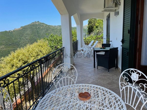 casa indipendente in vendita a Pollica in zona Acciaroli