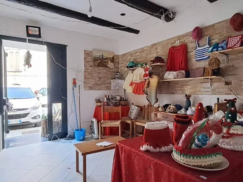 negozio in vendita a Pollica in zona Acciaroli