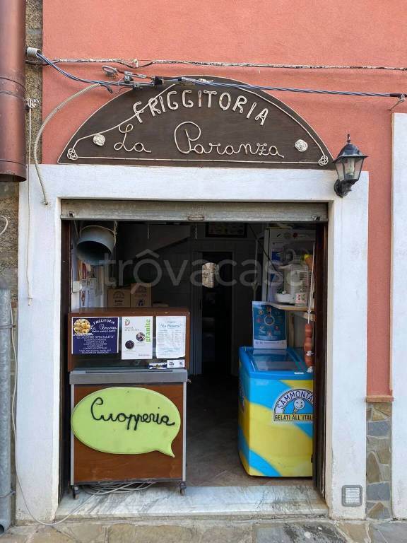 negozio in vendita a Pollica in zona Acciaroli