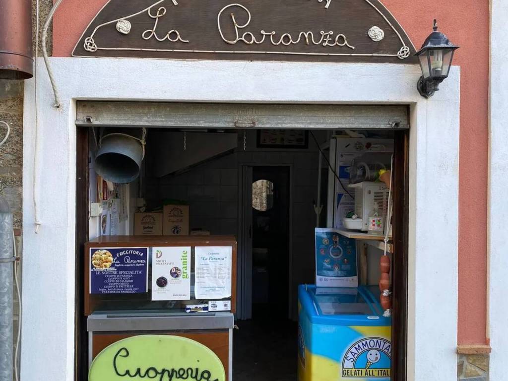 negozio in vendita a Pollica in zona Acciaroli