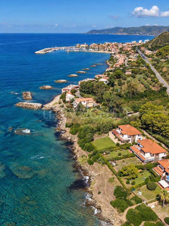 casa indipendente in vendita a Pollica in zona Acciaroli