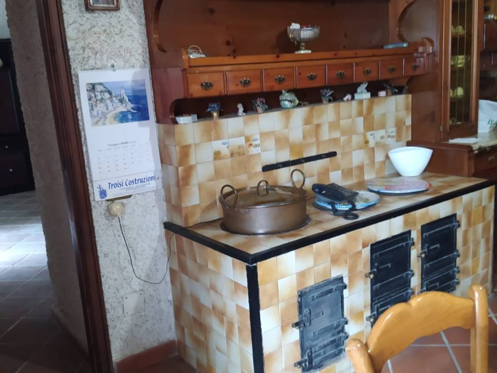 casa indipendente in vendita a Pontecagnano Faiano in zona Sant'Antonio