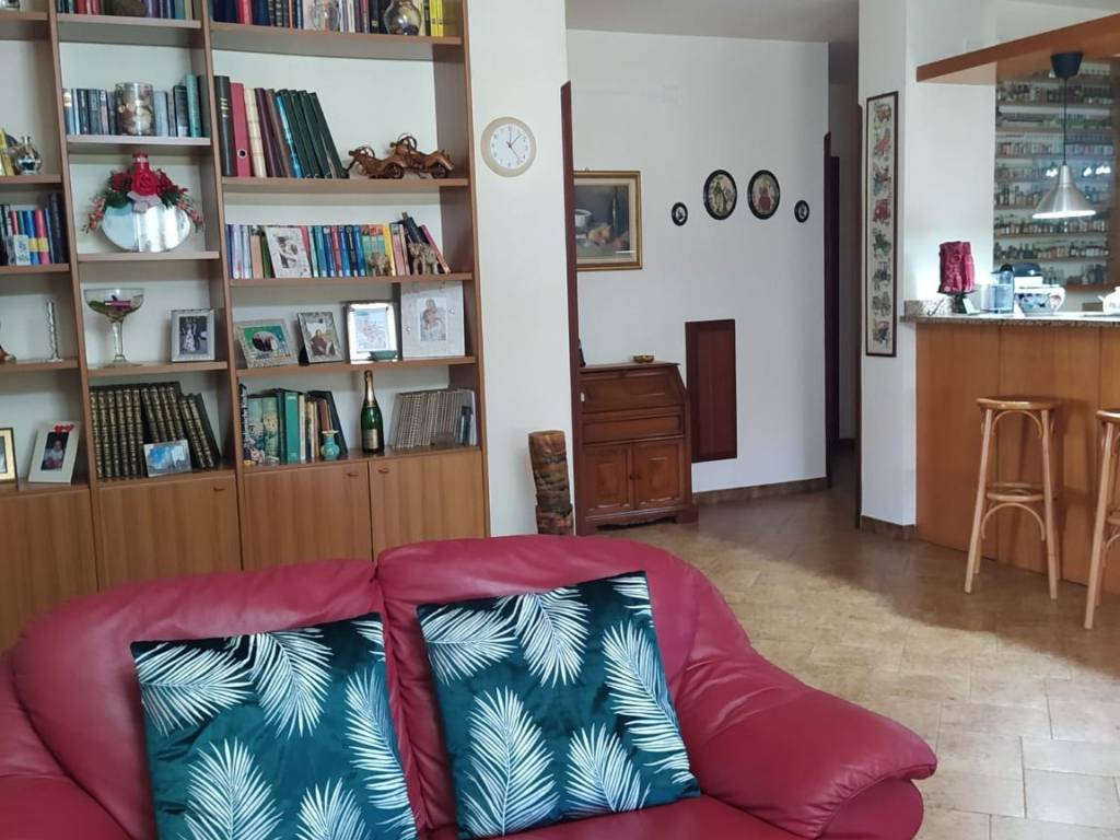casa indipendente in vendita a Pontecagnano Faiano