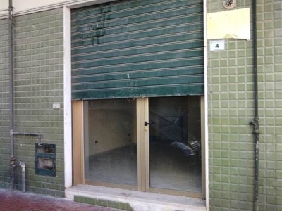 negozio in vendita a Pontecagnano Faiano