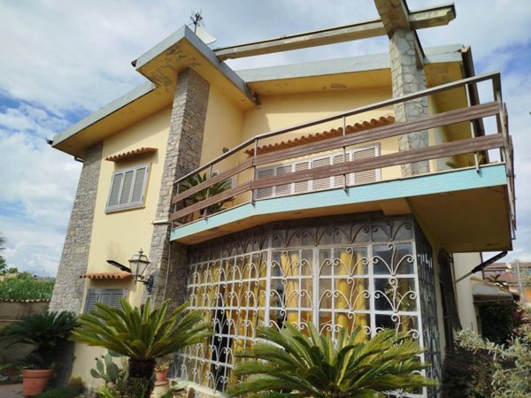 casa indipendente in vendita a Pontecagnano Faiano in zona Magazzeno