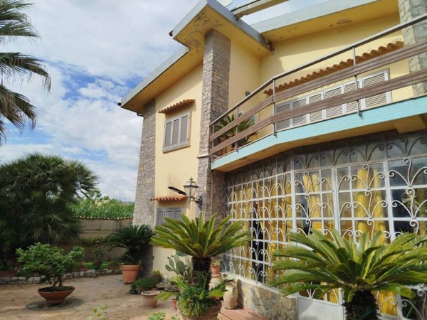 casa indipendente in vendita a Pontecagnano Faiano in zona Magazzeno