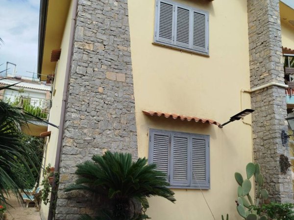 casa indipendente in vendita a Pontecagnano Faiano in zona Magazzeno