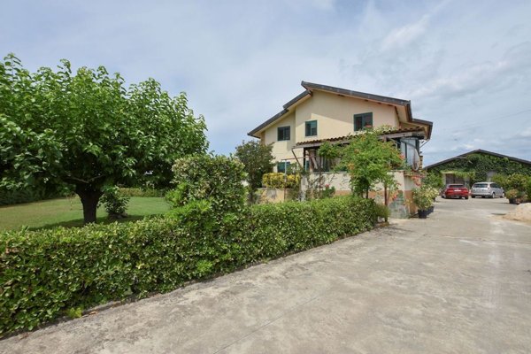 casa indipendente in vendita a Pontecagnano Faiano