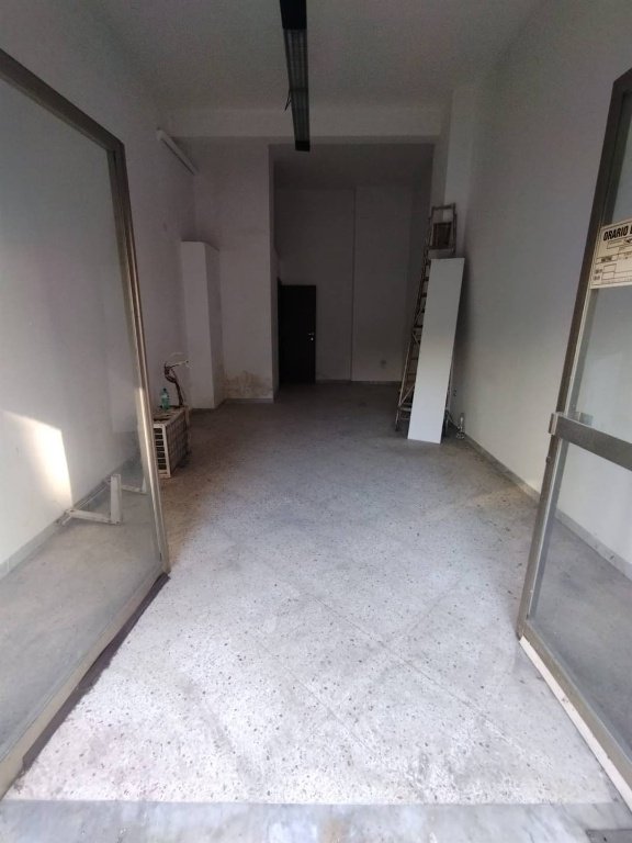 locale commerciale in vendita a Pontecagnano Faiano