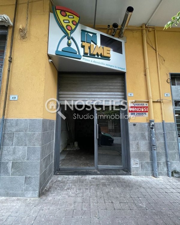 locale commerciale in vendita a Pontecagnano Faiano