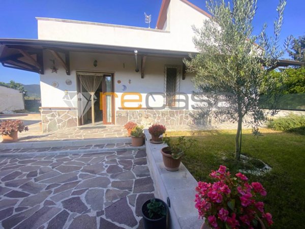 casa indipendente in vendita a Pontecagnano Faiano