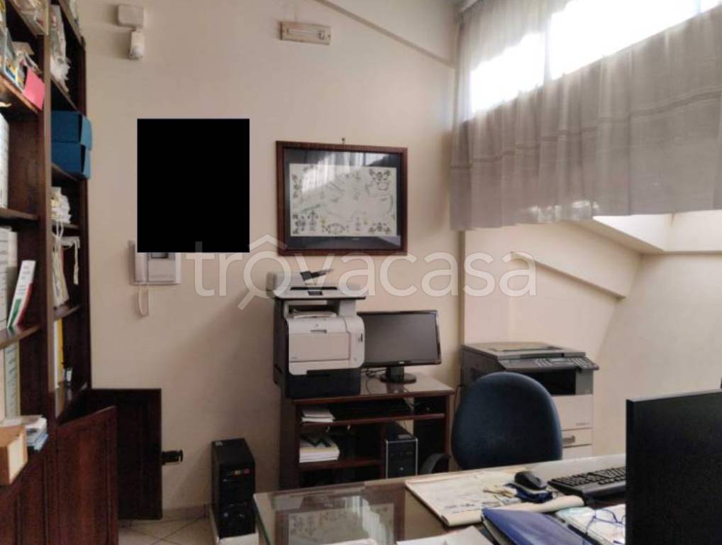 negozio in vendita a Pontecagnano Faiano