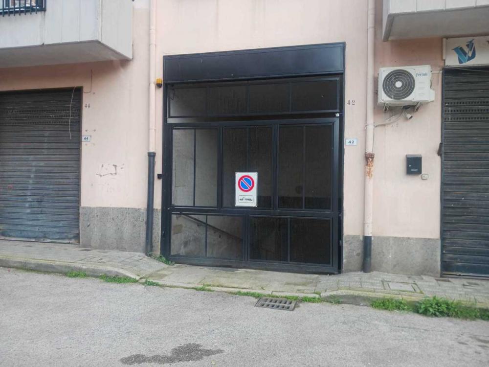 locale di sgombero in vendita a Pontecagnano Faiano