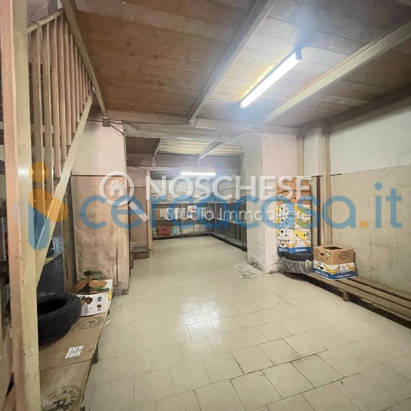 locale commerciale in vendita a Pontecagnano Faiano
