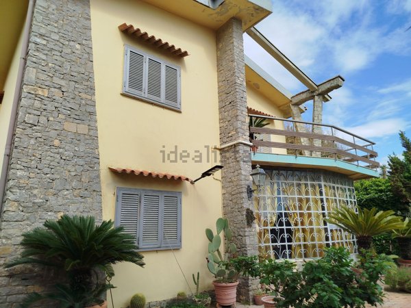 casa indipendente in vendita a Pontecagnano Faiano in zona Magazzeno