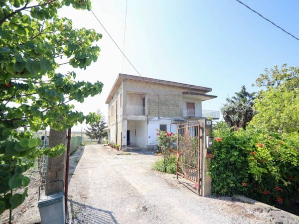 casa indipendente in vendita a Pontecagnano Faiano