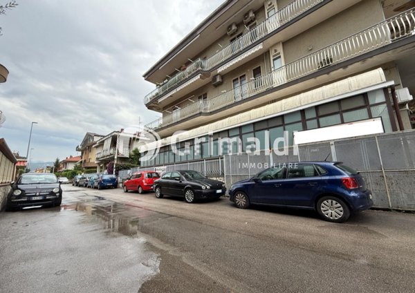 locale commerciale in vendita a Pontecagnano Faiano