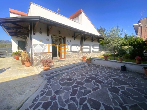 casa indipendente in vendita a Pontecagnano Faiano