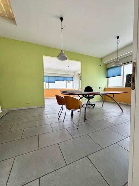 negozio in vendita a Pontecagnano Faiano in zona Sant'Antonio