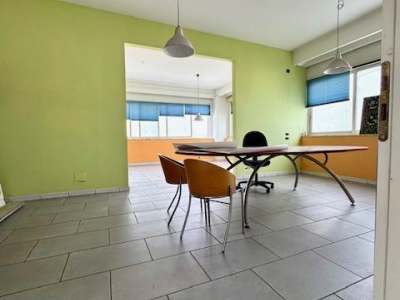 negozio in vendita a Pontecagnano Faiano