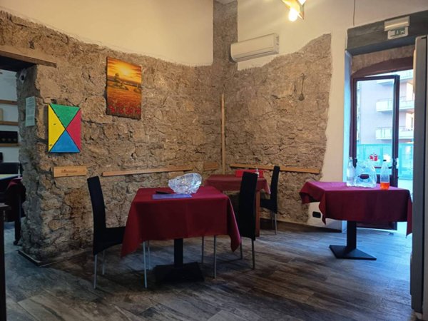 negozio in vendita a Pontecagnano Faiano