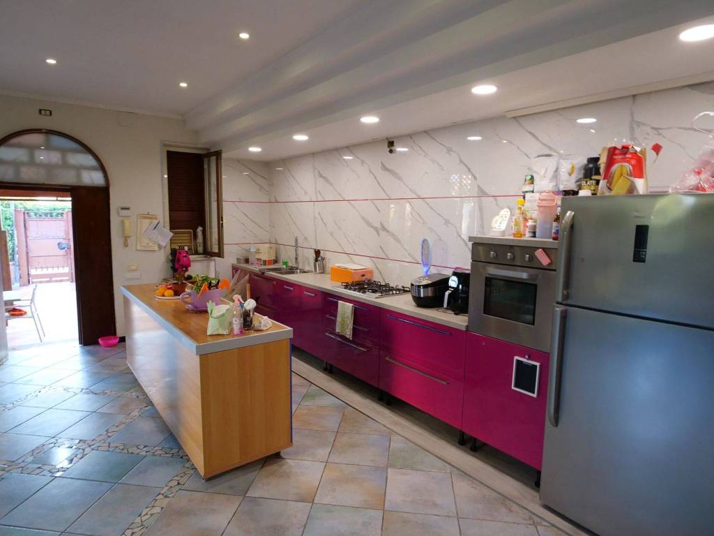 casa indipendente in vendita a Pontecagnano Faiano in zona Magazzeno