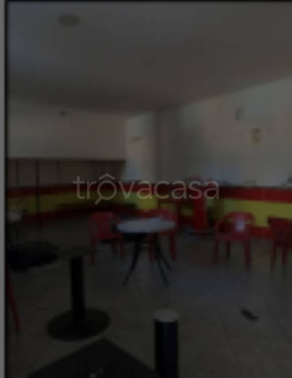 locale commerciale in vendita a Pontecagnano Faiano in zona Sant'Antonio