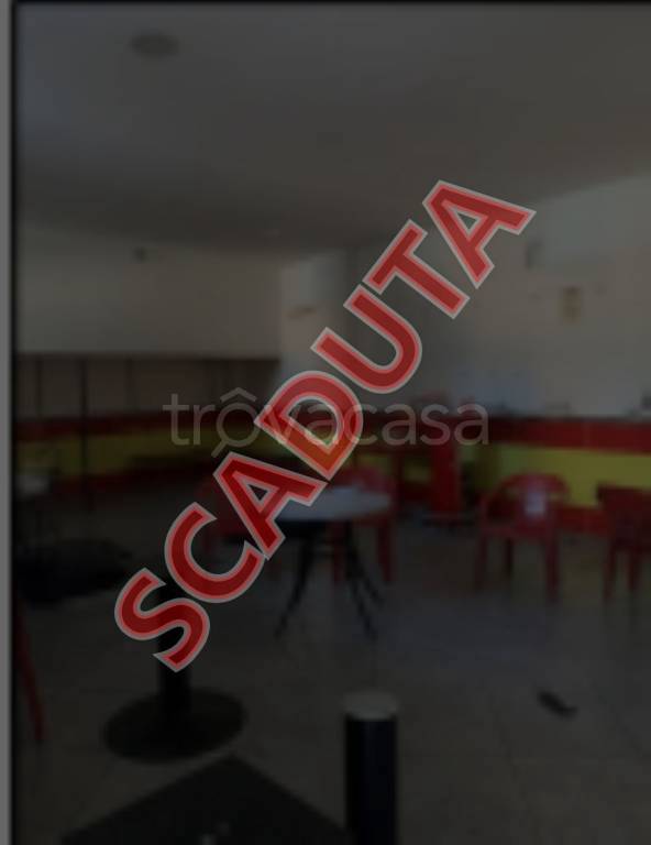 locale commerciale in vendita a Pontecagnano Faiano in zona Sant'Antonio