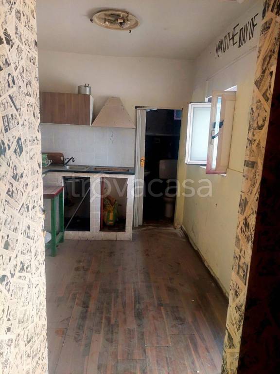 locale di sgombero in vendita a Pontecagnano Faiano