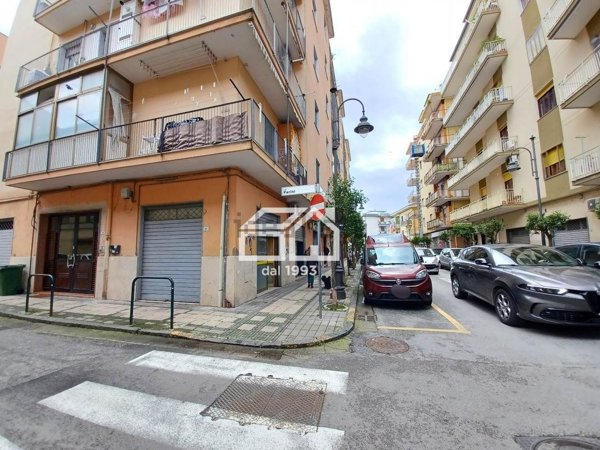 locale commerciale in vendita a Pontecagnano Faiano