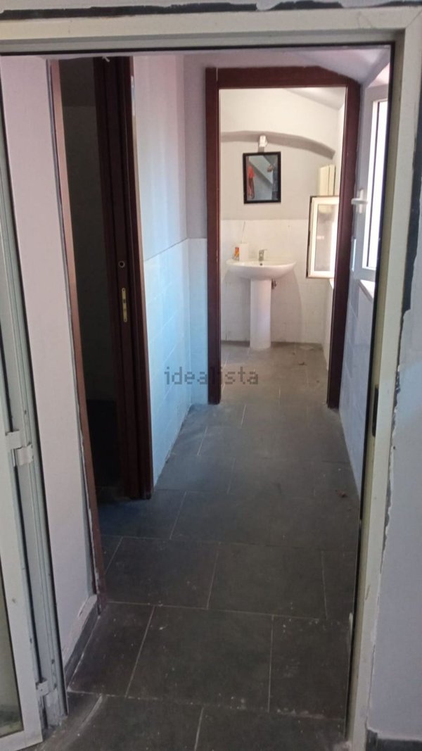 locale commerciale in vendita a Pontecagnano Faiano