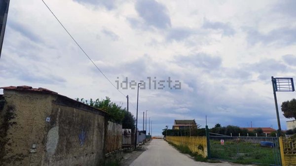 locale commerciale in vendita a Pontecagnano Faiano