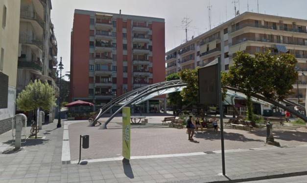 negozio in vendita a Pontecagnano Faiano